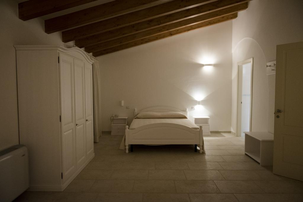 Masseria Martellotta Palagianello الغرفة الصورة